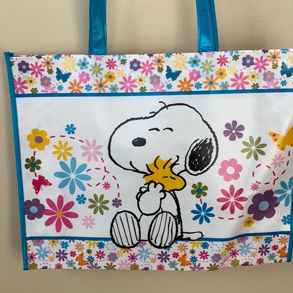 Tote bag/no 2 - snoopy and flower themed.